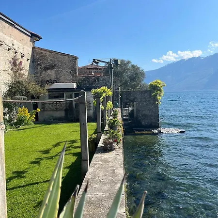 Dom wakacyjny Pace - Garden With Private Access Gargnano